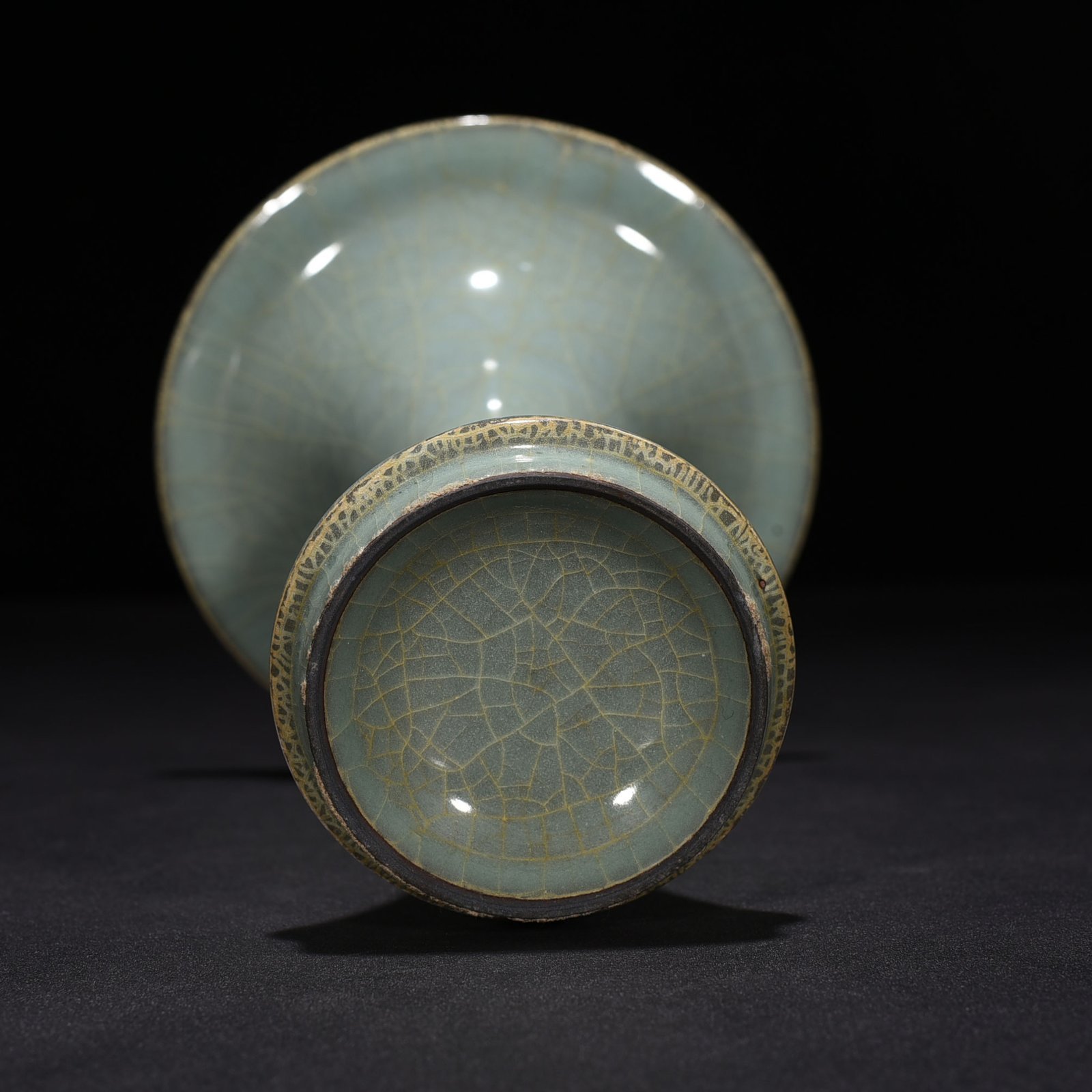 Song Dynasty Guan flower goblet