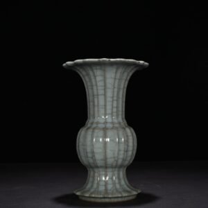 Song Dynasty Guan flower goblet