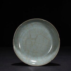 Song Dynasty Guan kiln Kui Kou wash