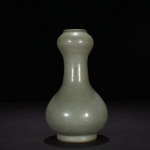Song Dynasty Guan garlic bottle