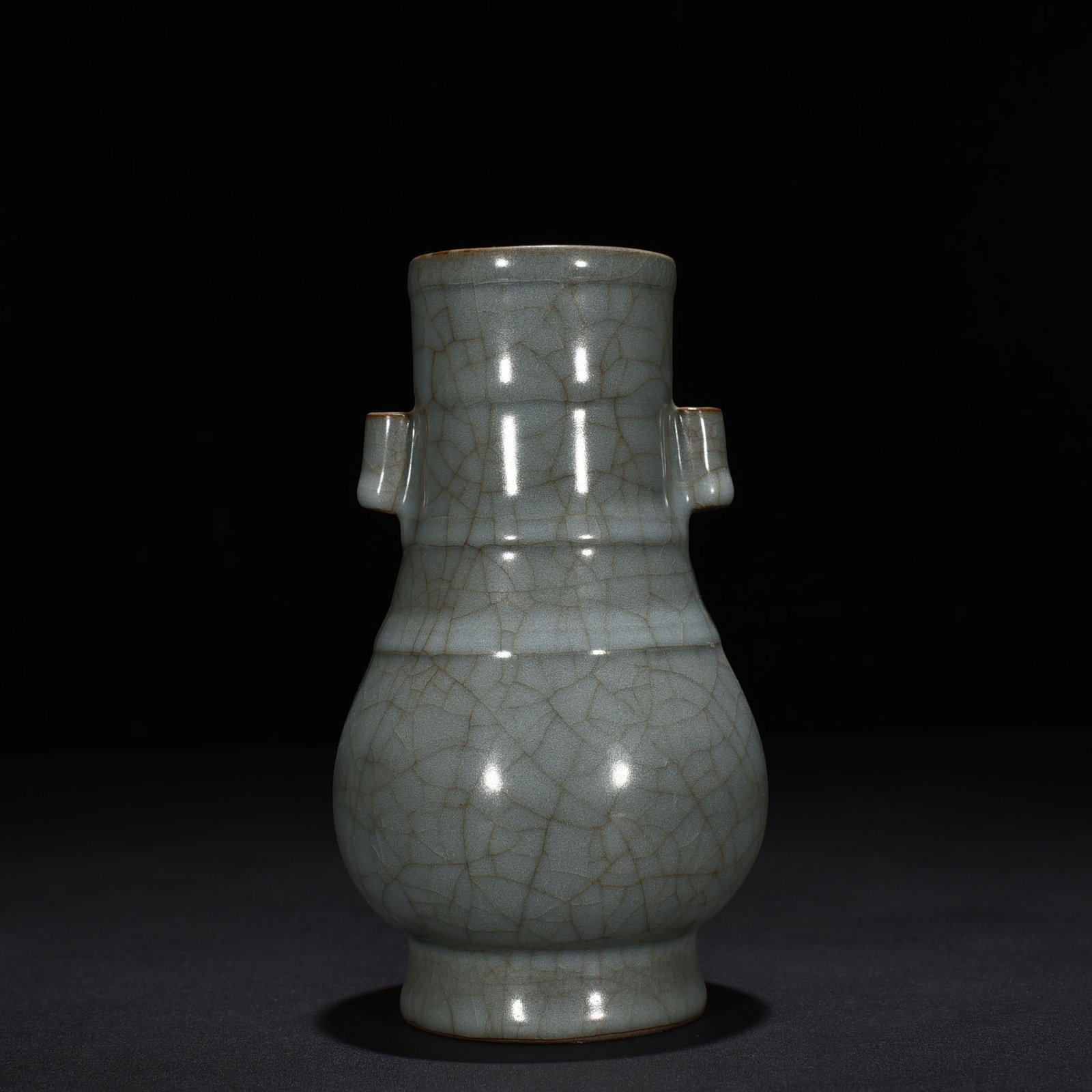 Song Dynasty official kiln through-ear vase