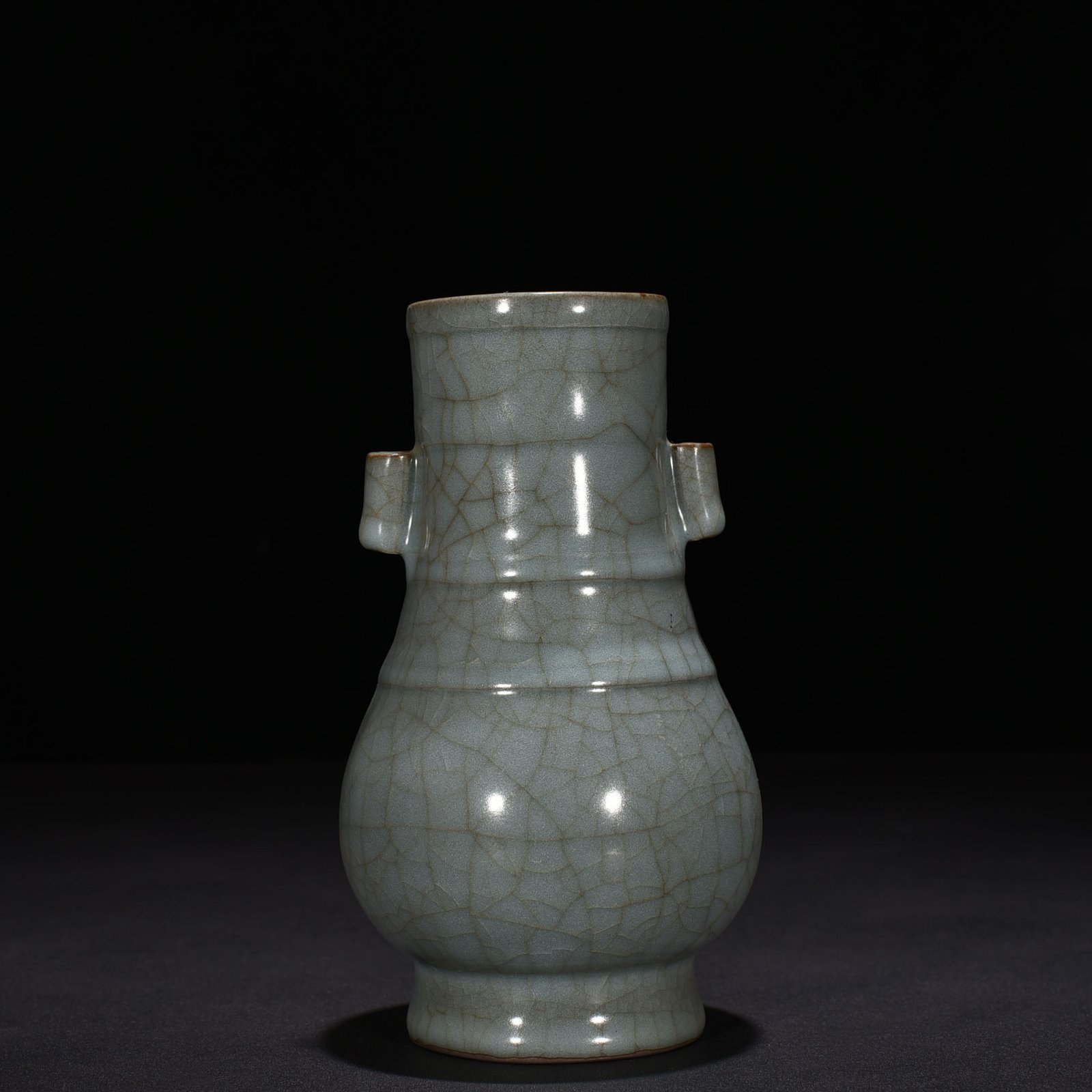 Song Dynasty official kiln through-ear vase