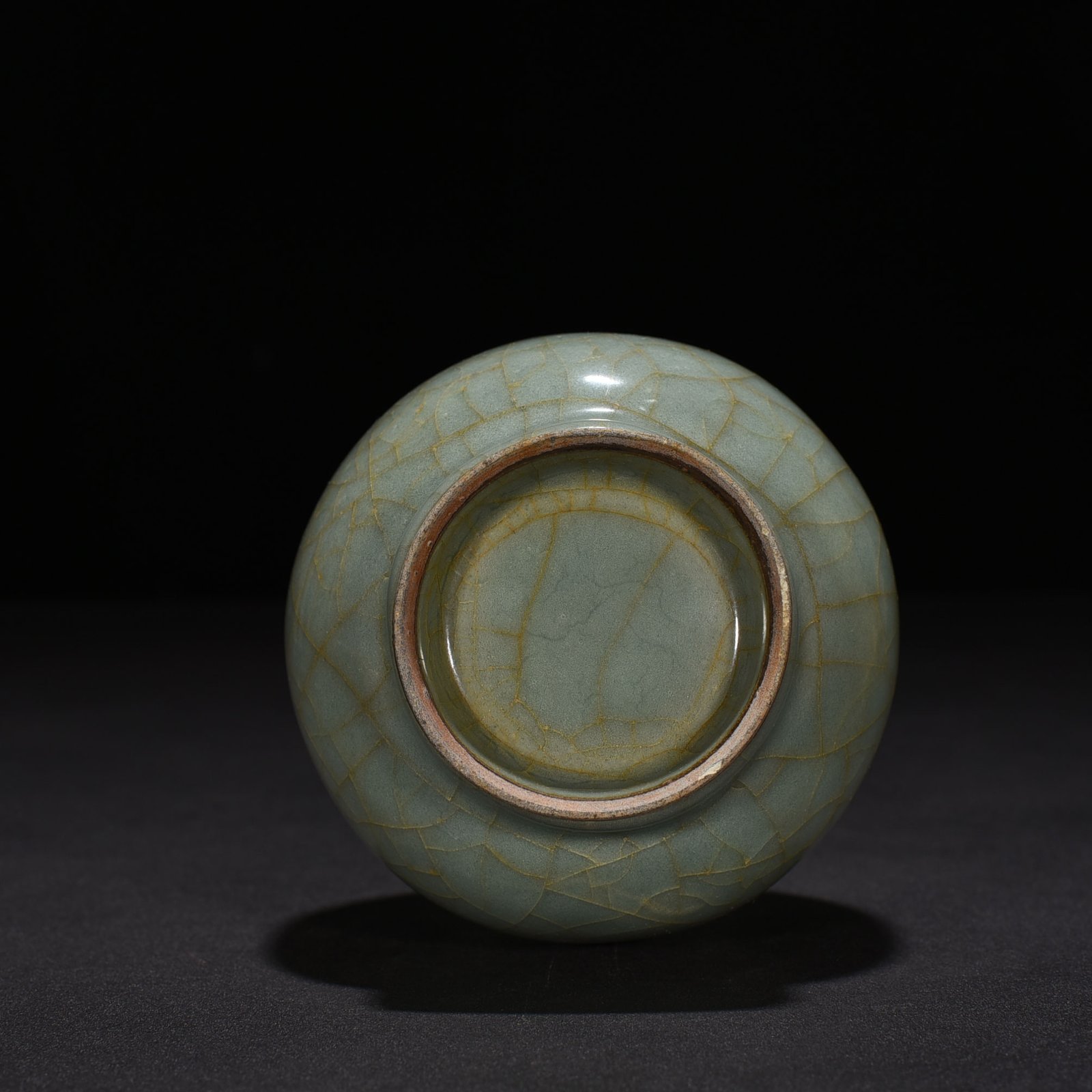 Song Dynasty official kiln long-neck bottle