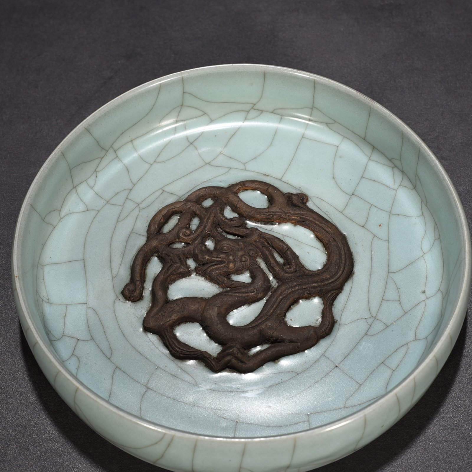 Song Dynasty official kiln carved chilong pattern round wash