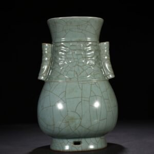 Song Dynasty official kiln green glaze seal ear piercing and large vase