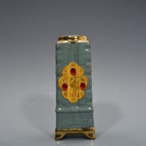 Song Dynasty official kiln celadon pagoda vase