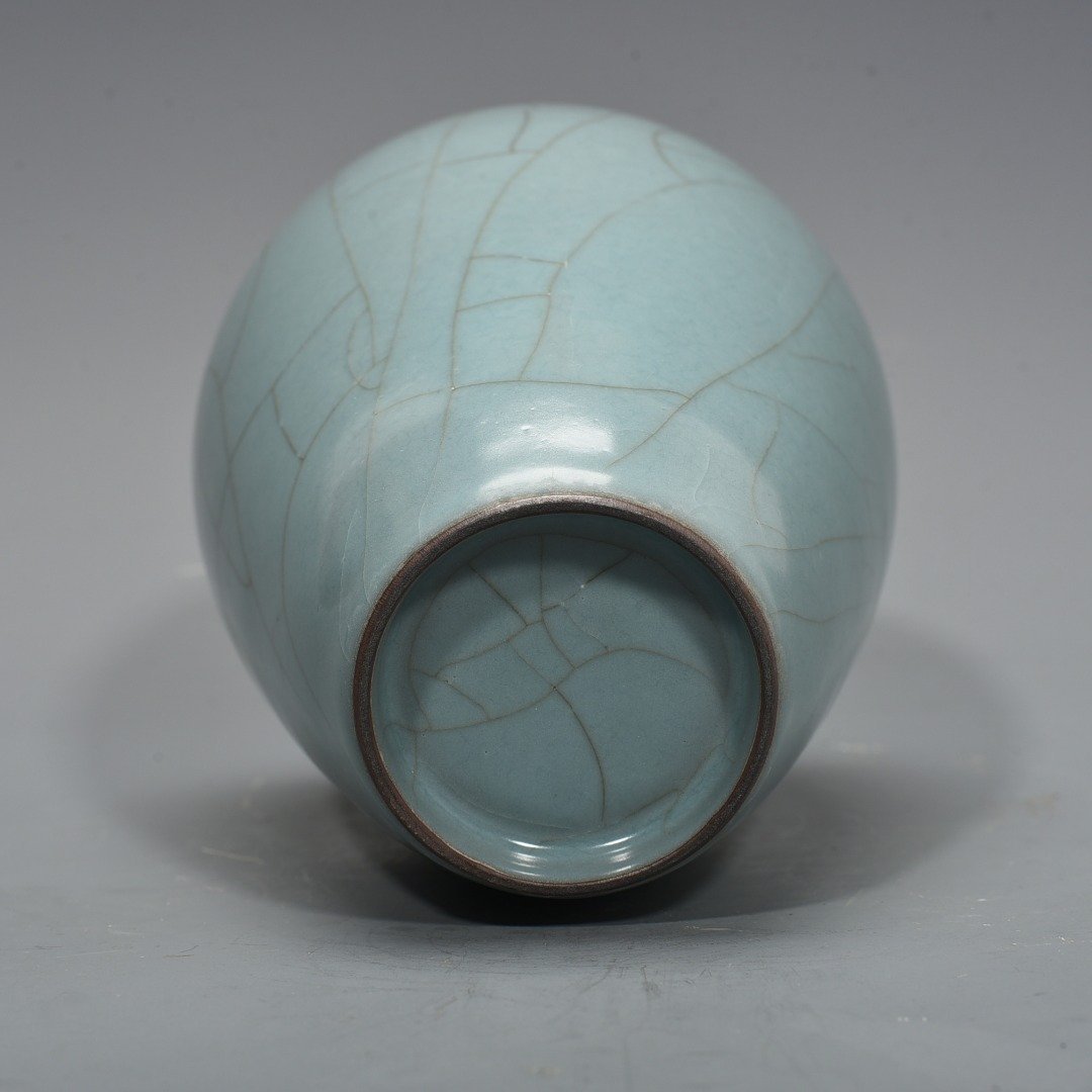 Song Dynasty official kiln celadon plum vase