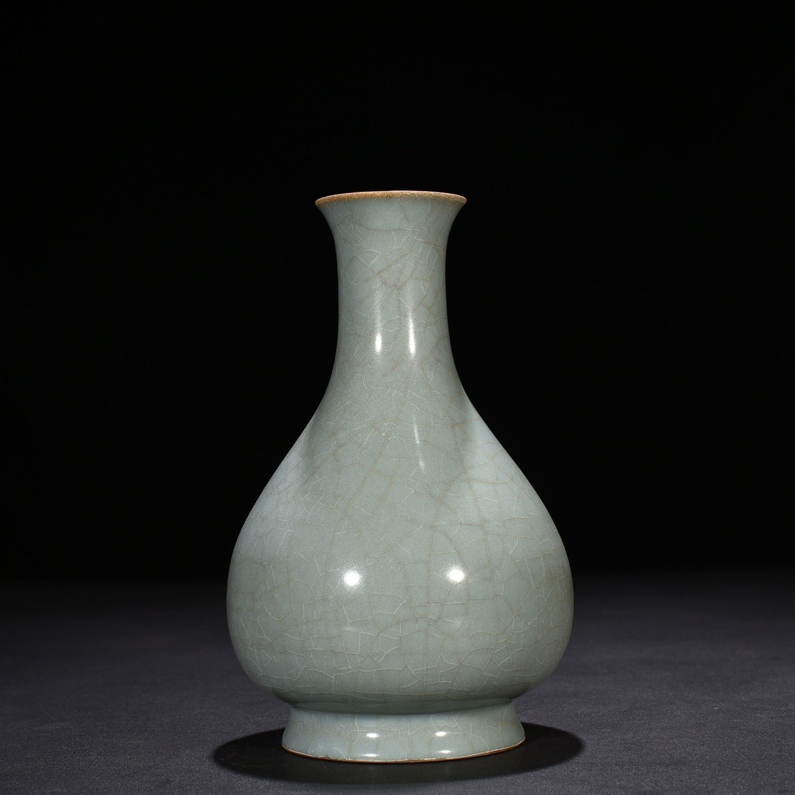 Song Dynasty official kiln celadon jade pot spring vase