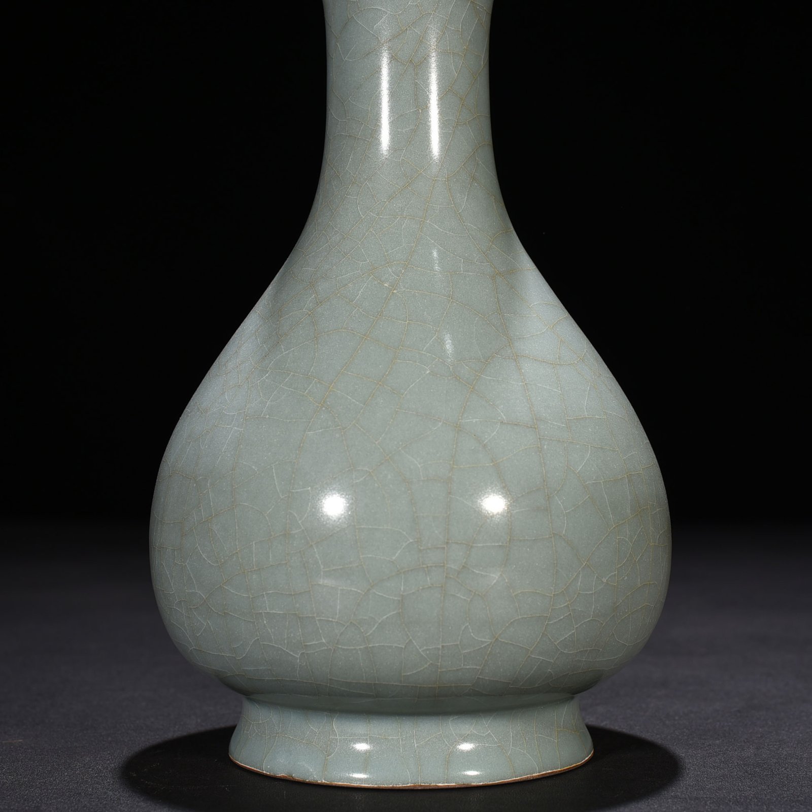 Song Dynasty official kiln celadon jade pot spring vase