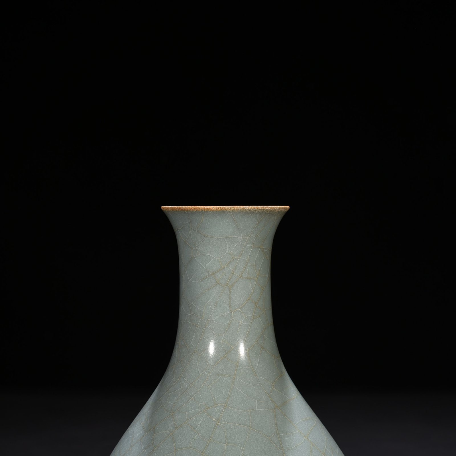 Song Dynasty official kiln celadon jade pot spring vase