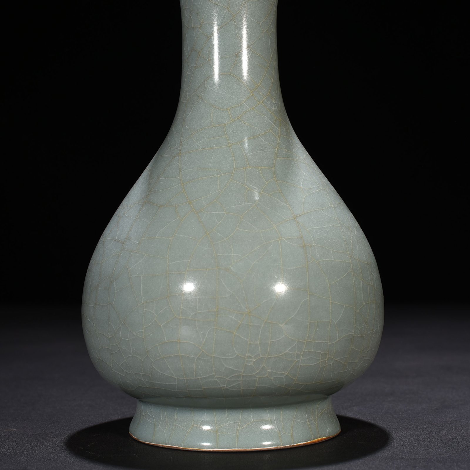 Song Dynasty official kiln celadon jade pot spring vase