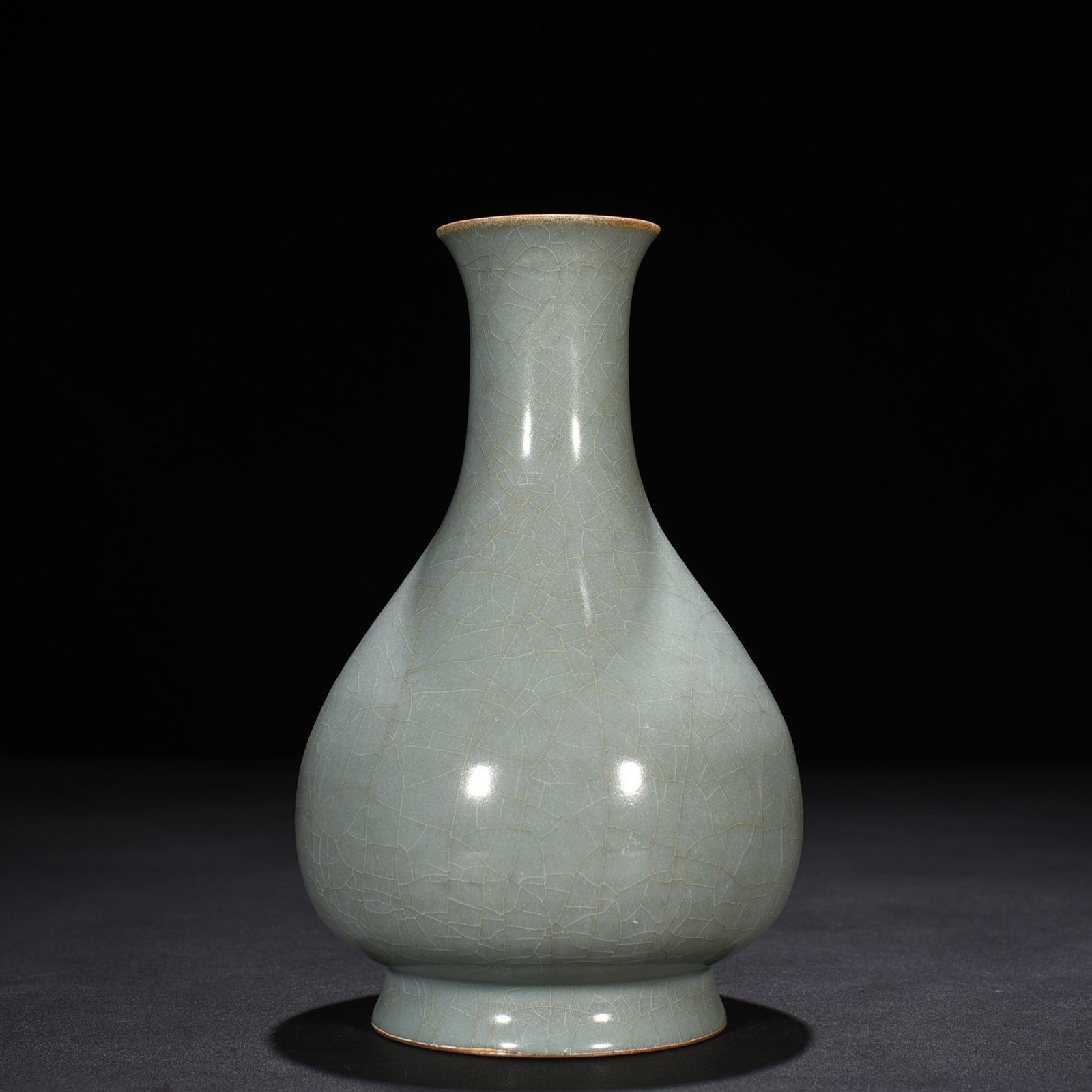 Song Dynasty official kiln celadon jade pot spring vase