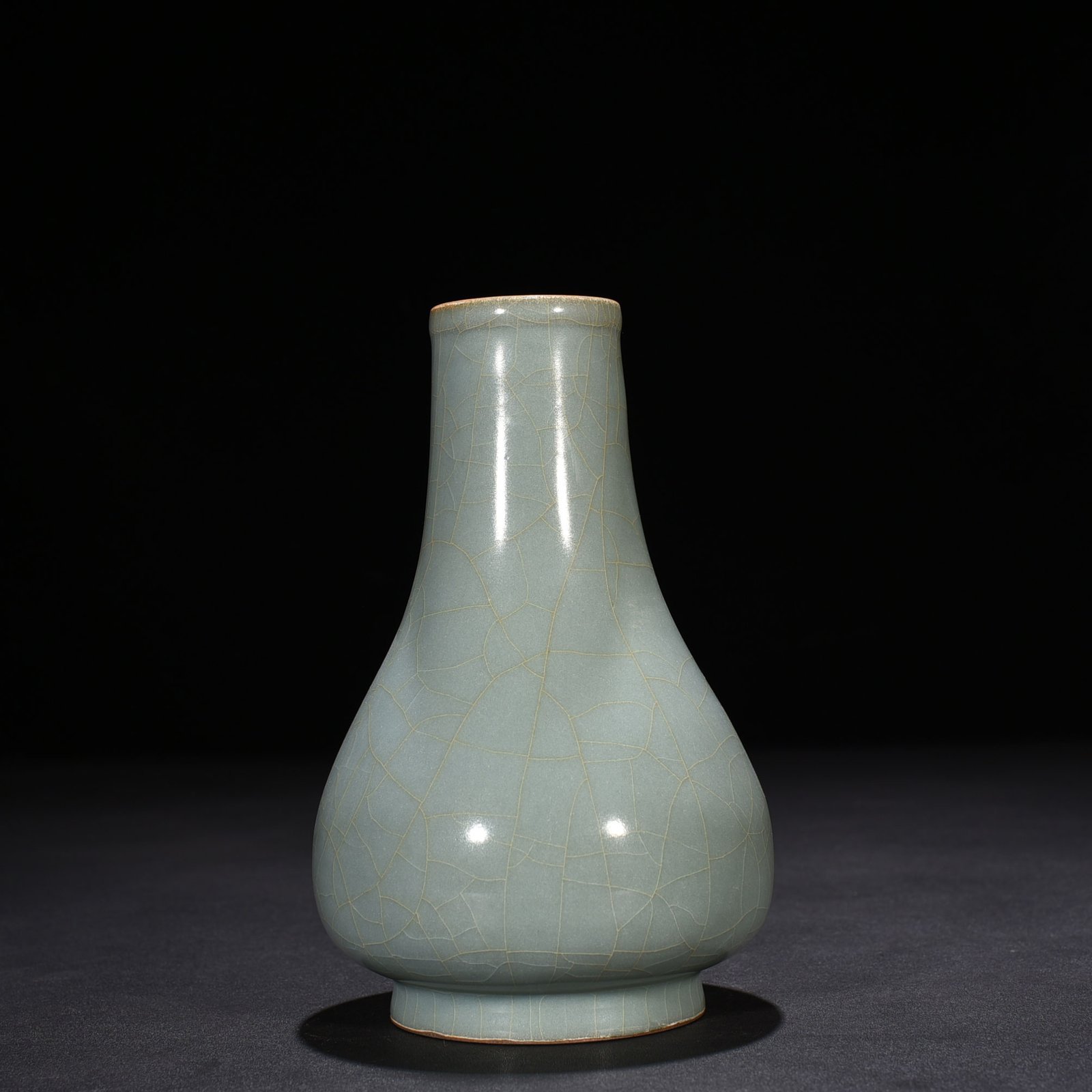 Song Dynasty official kiln celadon vase