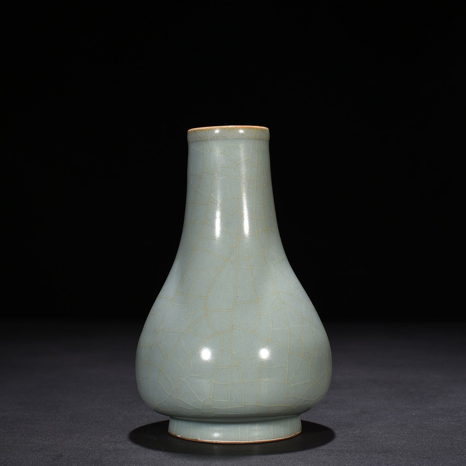 Song Dynasty official kiln celadon vase