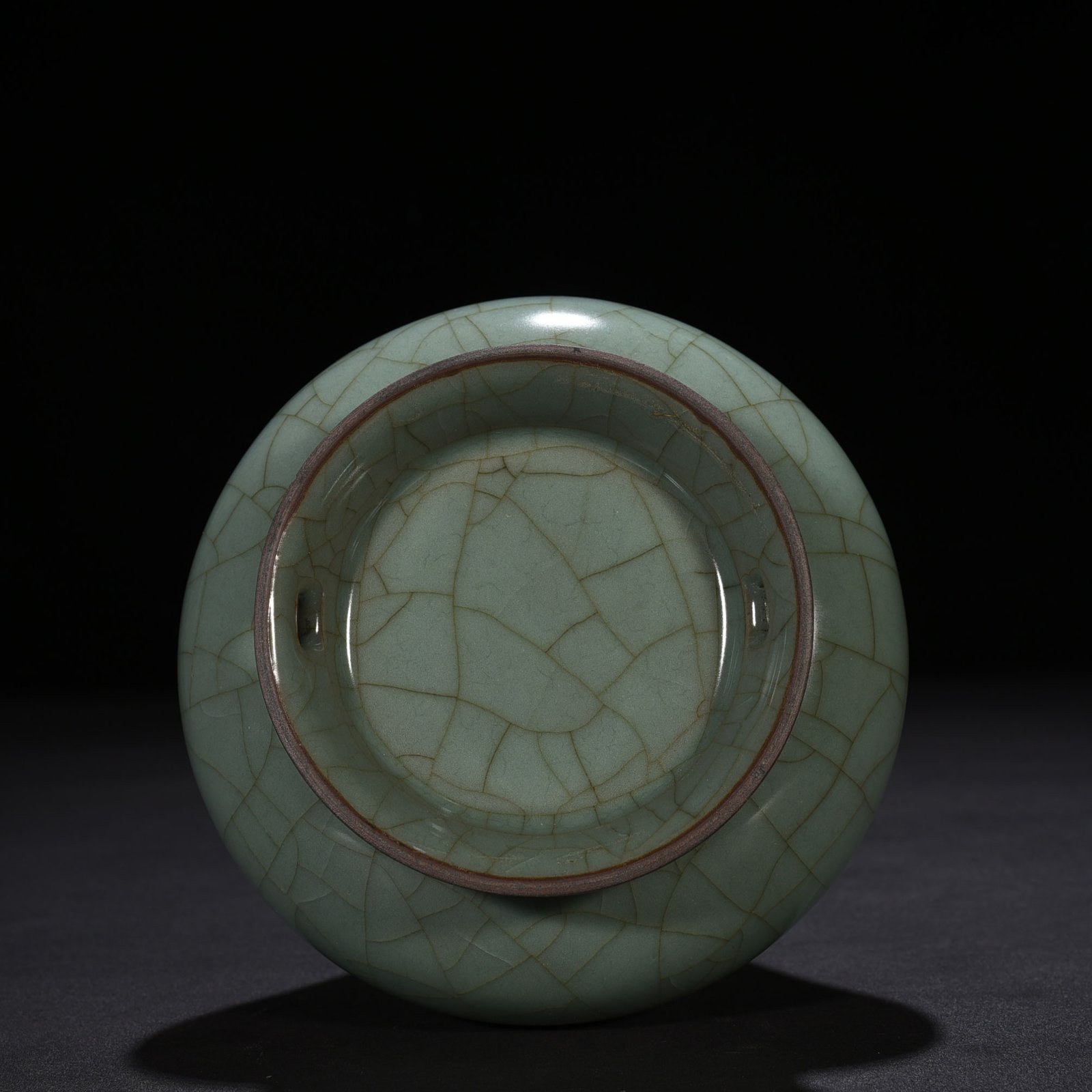 Song Dynasty Guan kiln celadon vase