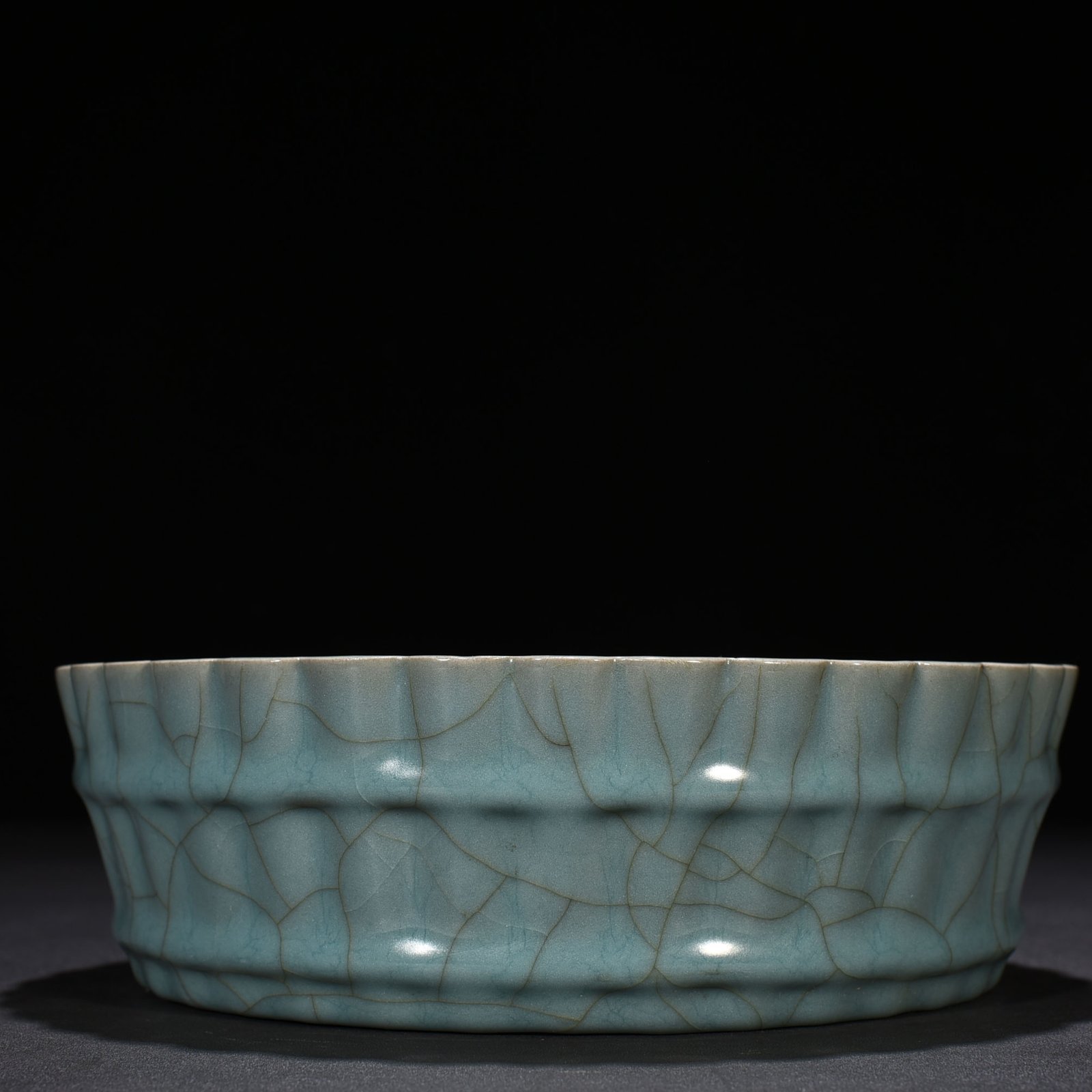 Song Dynasty Guan kiln green glaze sugarcane segment wash