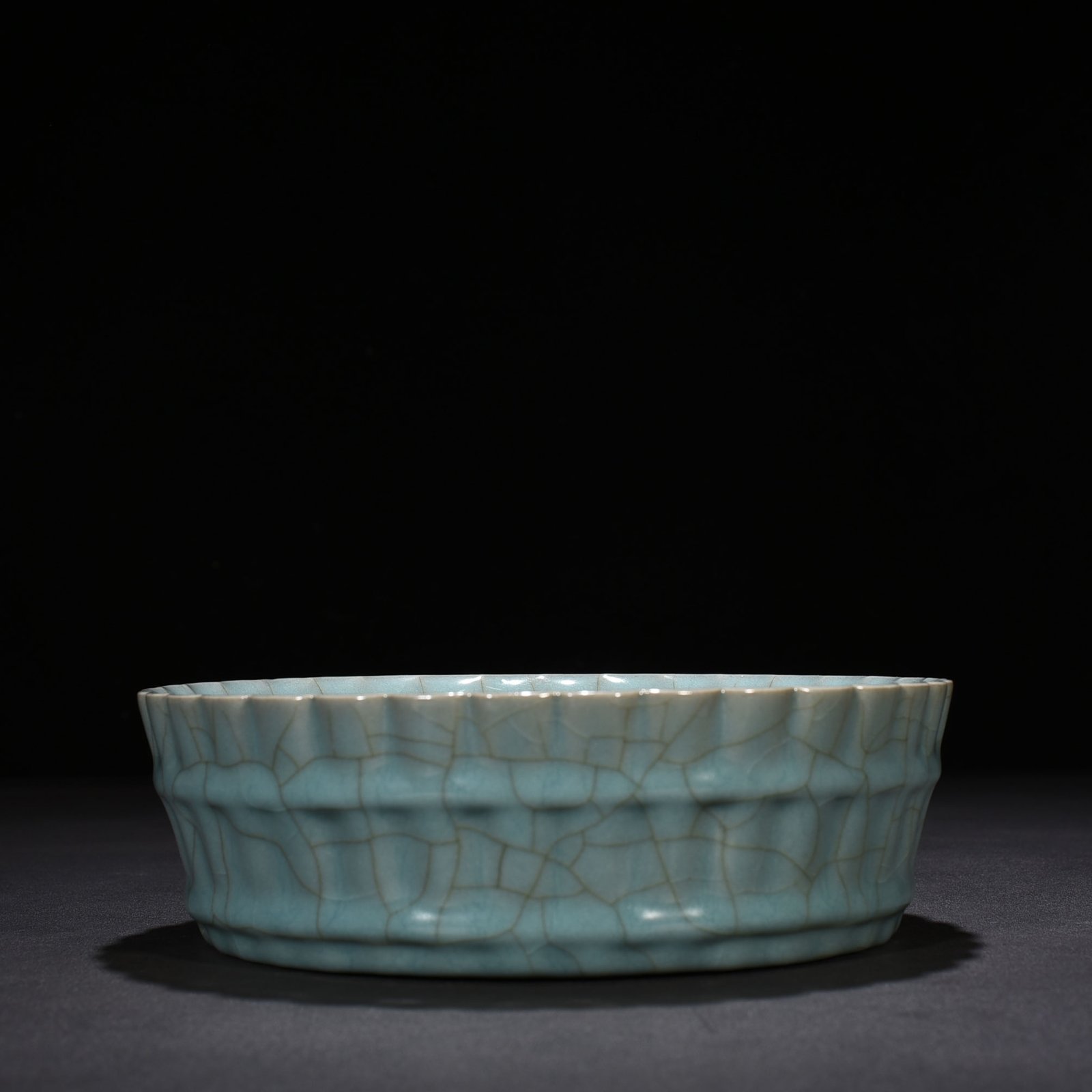 Song Dynasty Guan kiln green glaze sugarcane segment wash