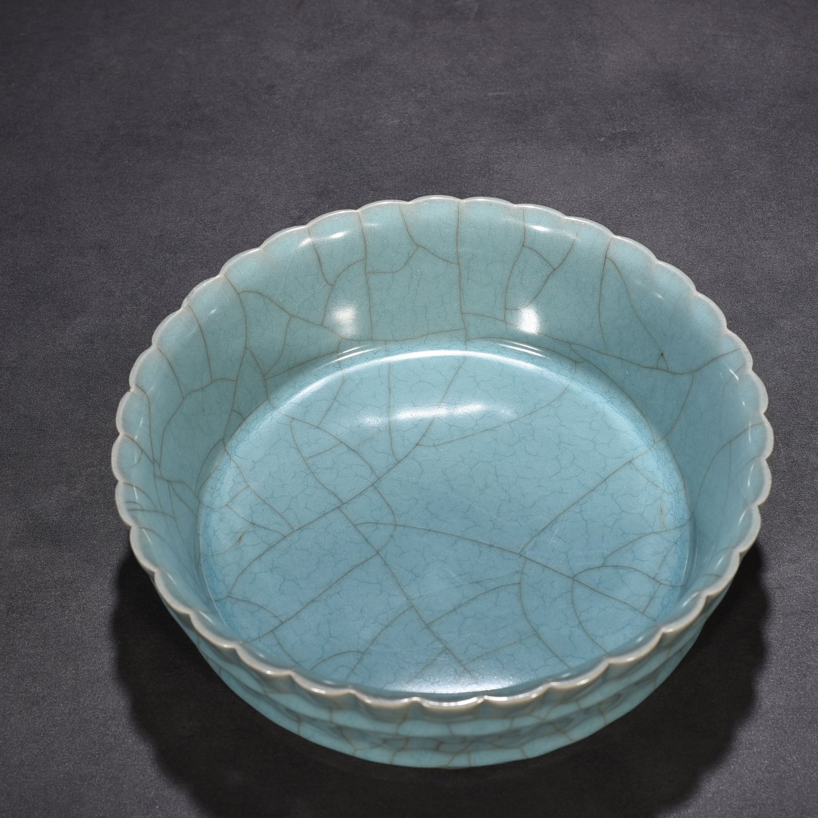 Song Dynasty Guan kiln green glaze sugarcane segment wash