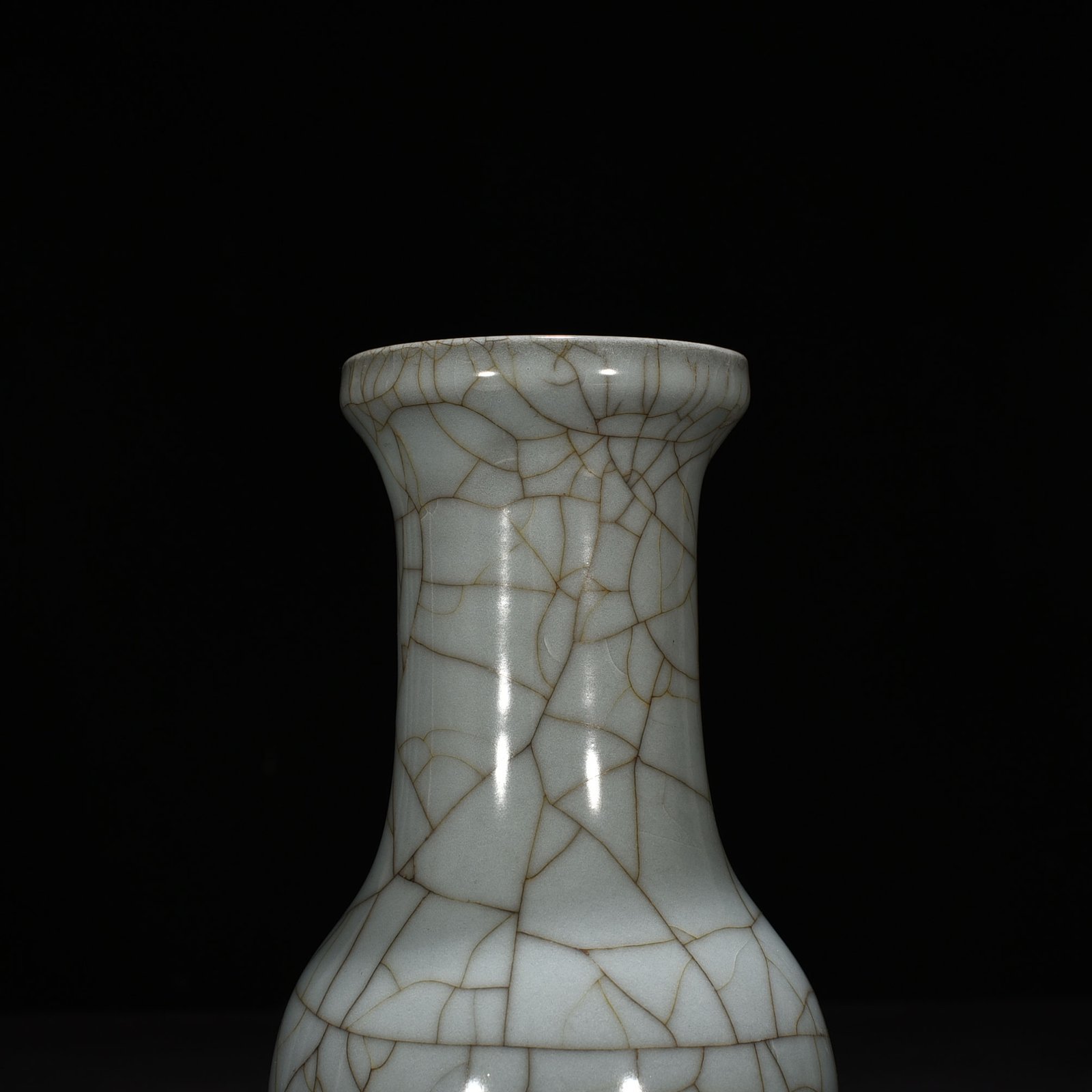 Song Dynasty Guan goose-neck dish bottle