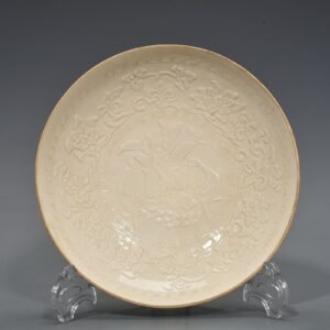 Song Dynasty Ding kiln carved peacock and peony pattern plate