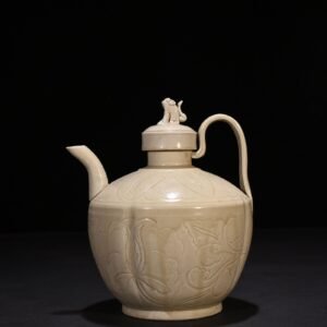 Song Dynasty Ding kiln carved peony pattern