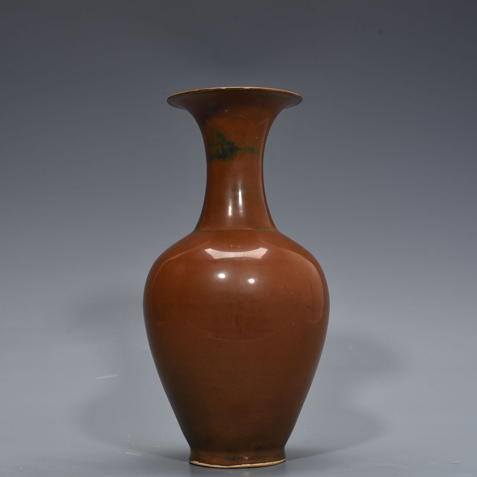 Song Dynasty Ding kiln style purple Ding glaze vase