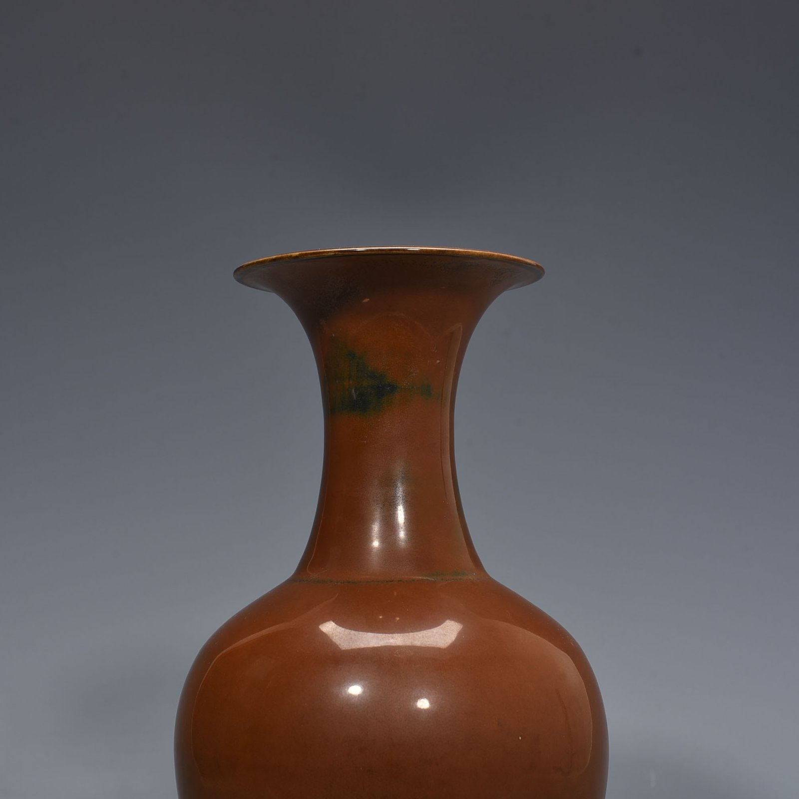 Song Dynasty Ding kiln style purple Ding glaze vase