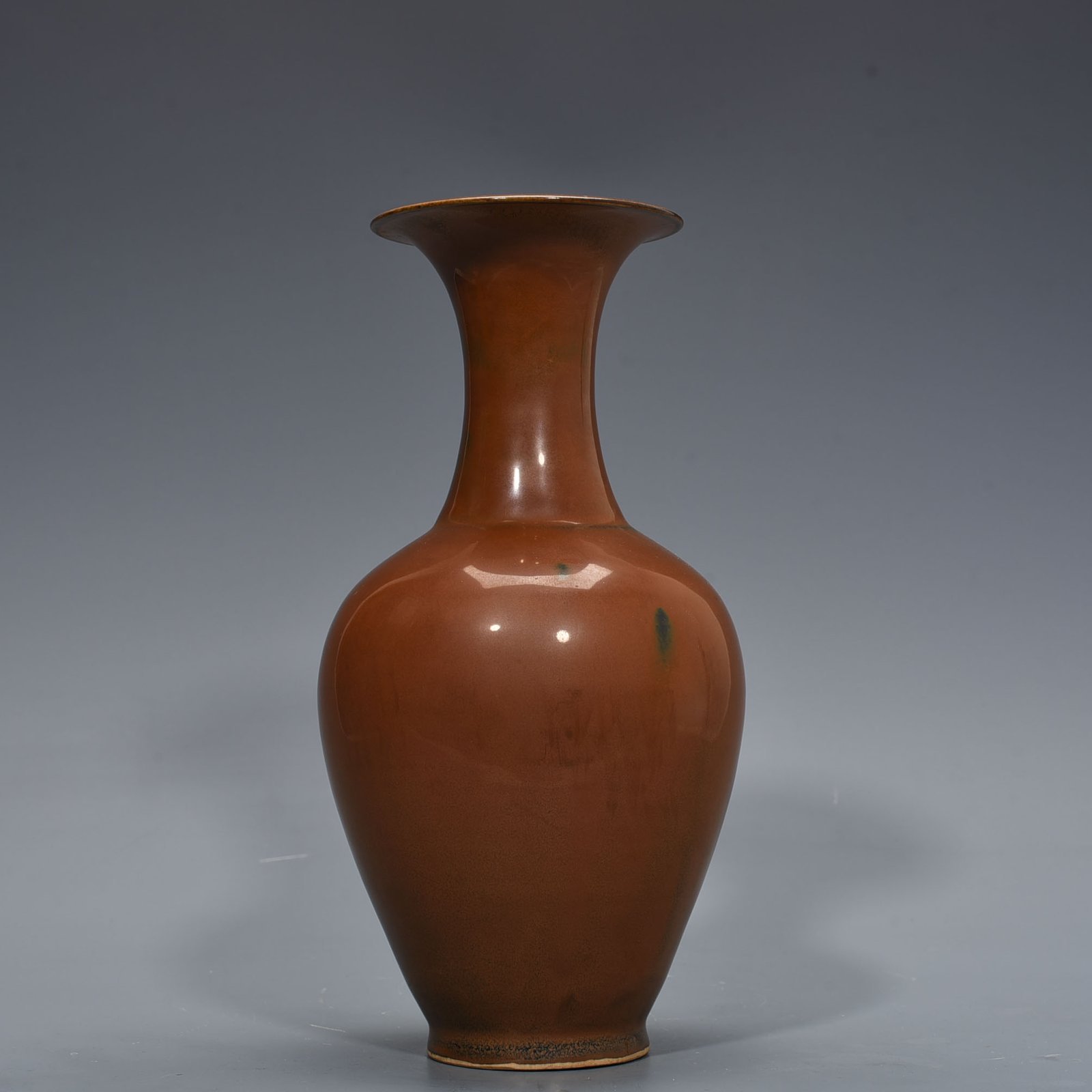 Song Dynasty Ding kiln style purple Ding glaze vase