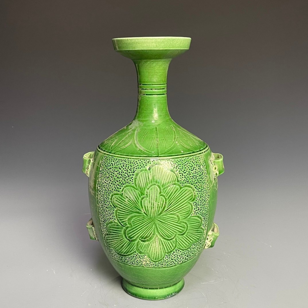 Song Dynasty Ding kiln green glaze carved