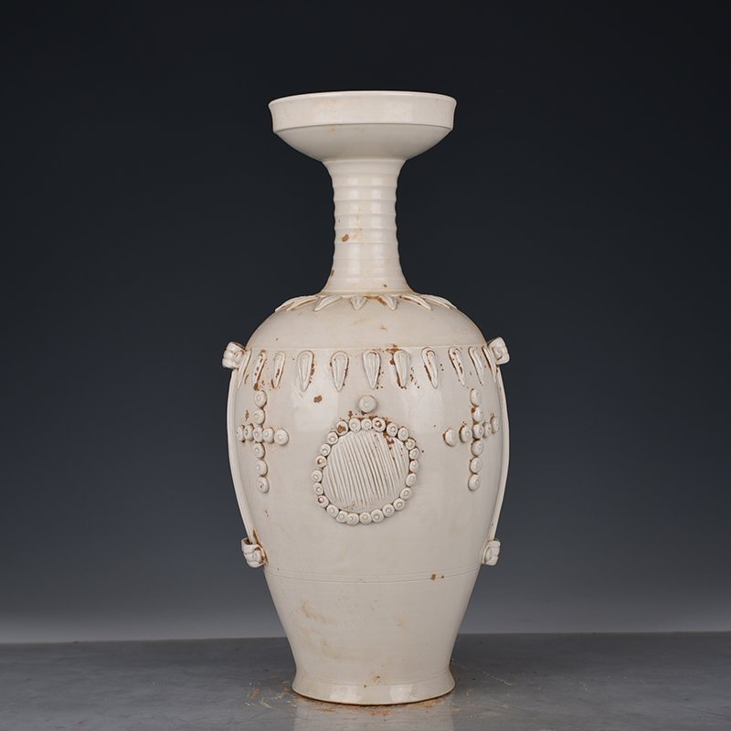 Song Dynasty Ding kiln embossed pattern vase, antique antique porcelain