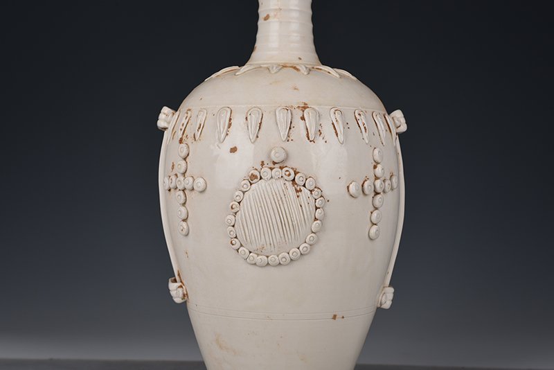 Song Dynasty Ding kiln embossed pattern vase, antique antique porcelain
