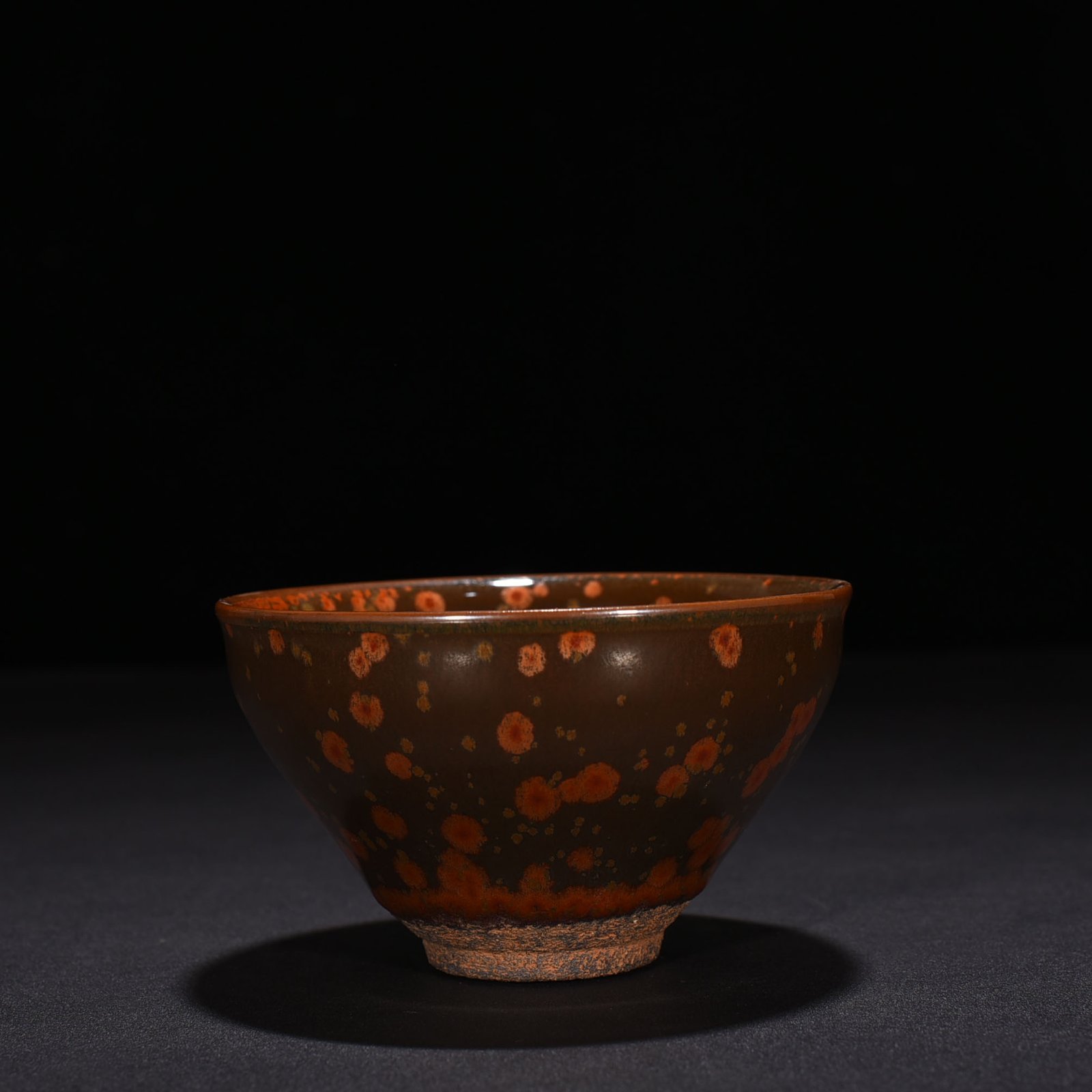 Song Dynasty Jian Kiln in Persimmon red glazed obsidian lamp