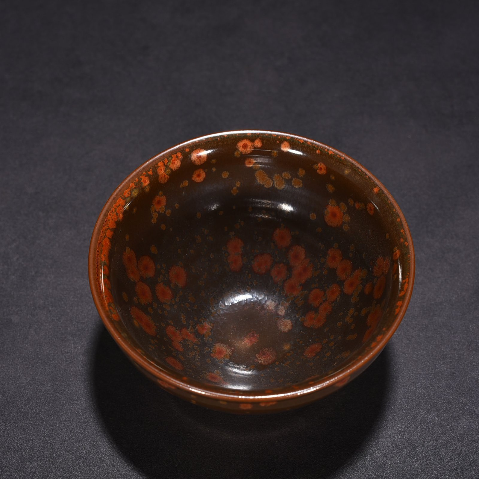 Song Dynasty Jian Kiln in Persimmon red glazed obsidian lamp