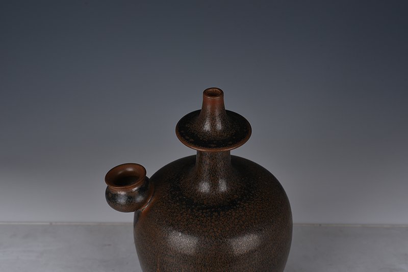 Song Dynasty Jian kiln pure vase