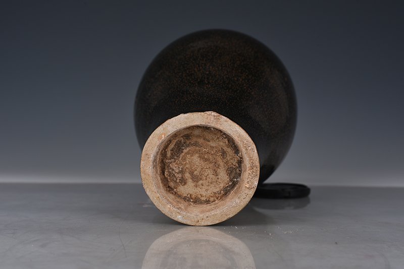 Song Dynasty Jian Kiln plum vase