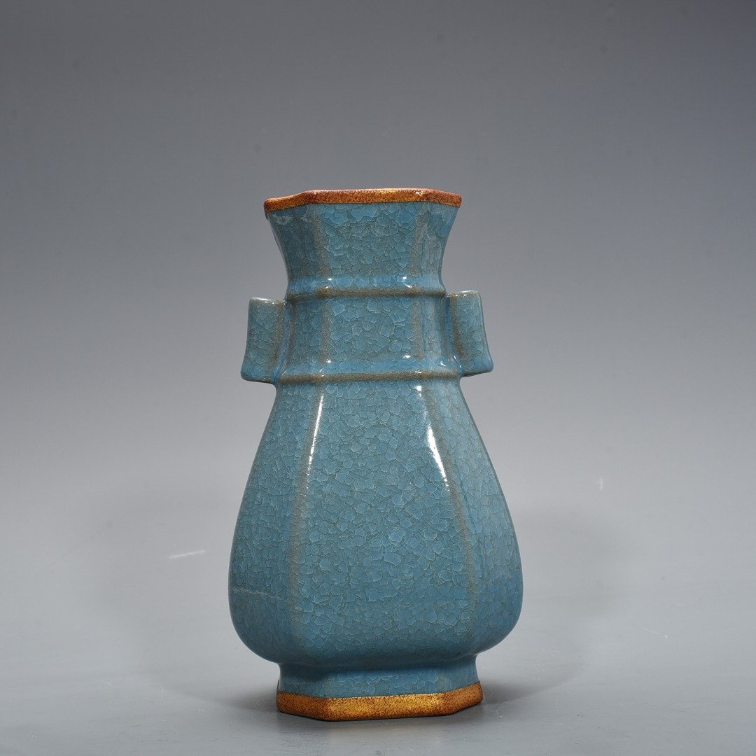 Song Dynasty Ru Kiln ice-cracked interior style  ear-shaped vase