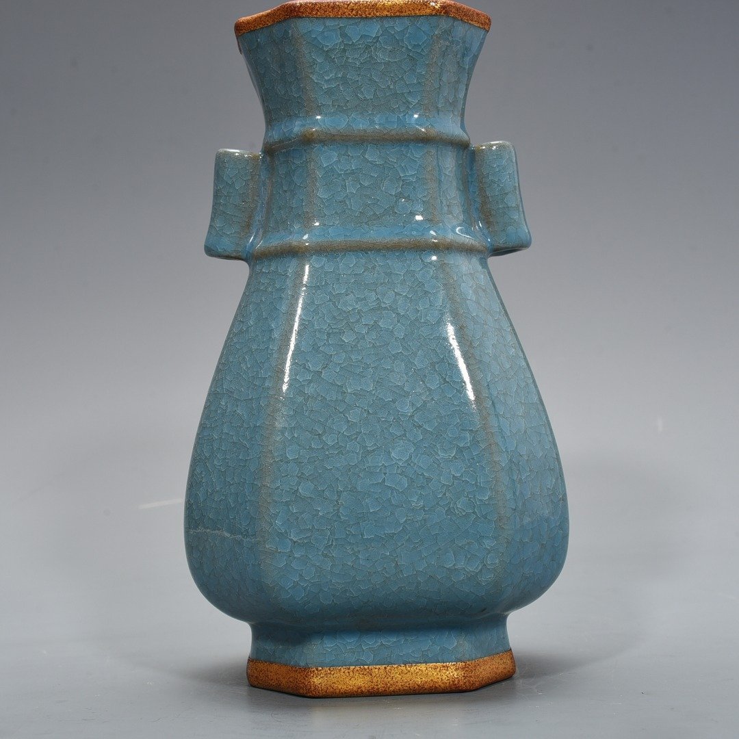 Song Dynasty Ru Kiln ice-cracked interior style  ear-shaped vase
