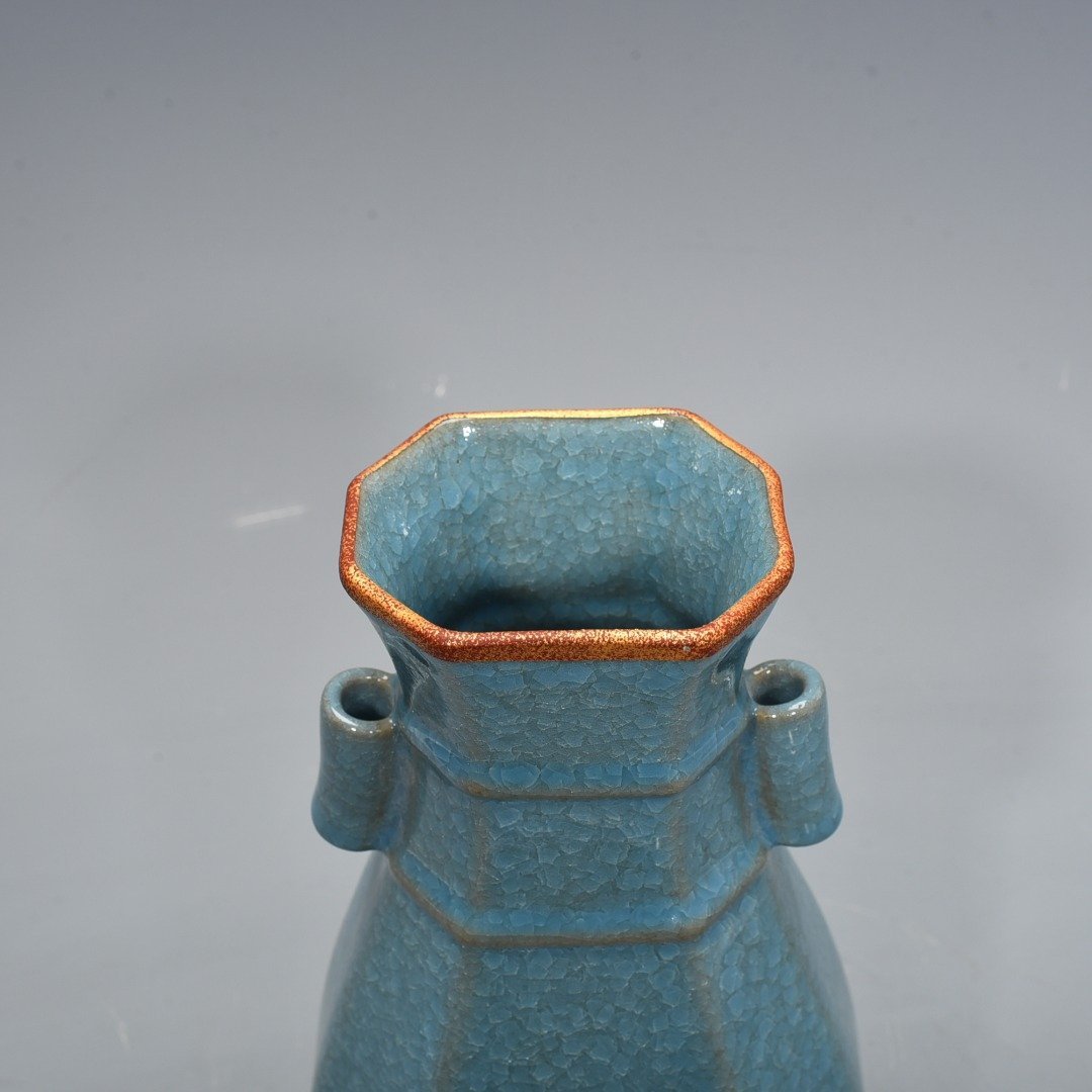 Song Dynasty Ru Kiln ice-cracked interior style  ear-shaped vase
