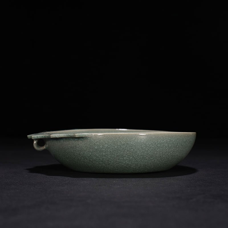 Song Dynasty Ru Kiln cracked hat and ear wash