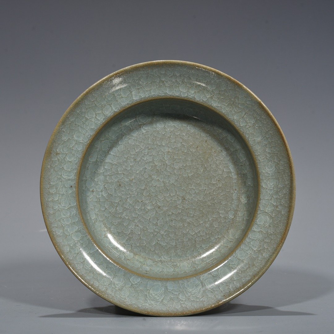 Song Dynasty Ru Kiln crack folded edge wash
