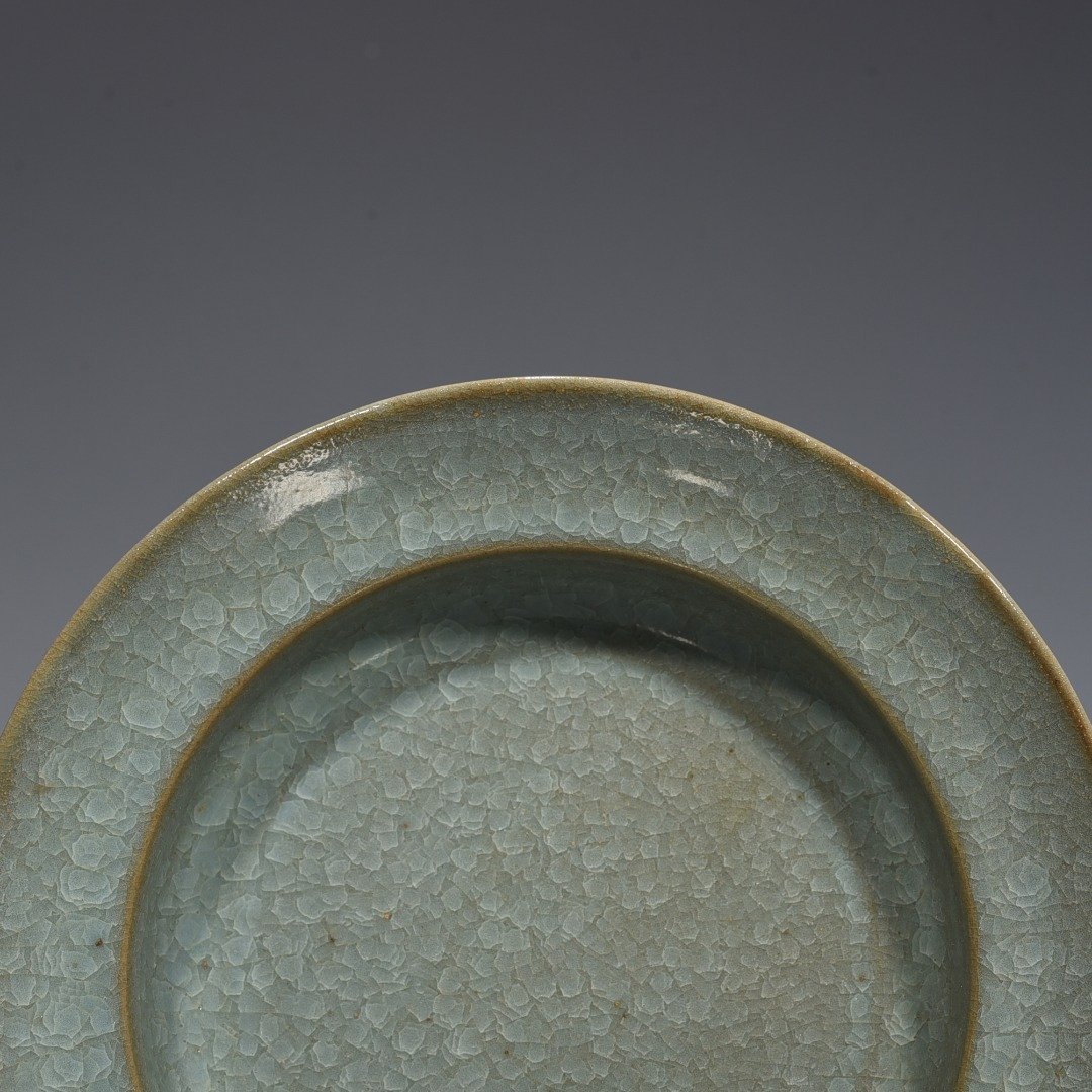 Song Dynasty Ru Kiln crack folded edge wash