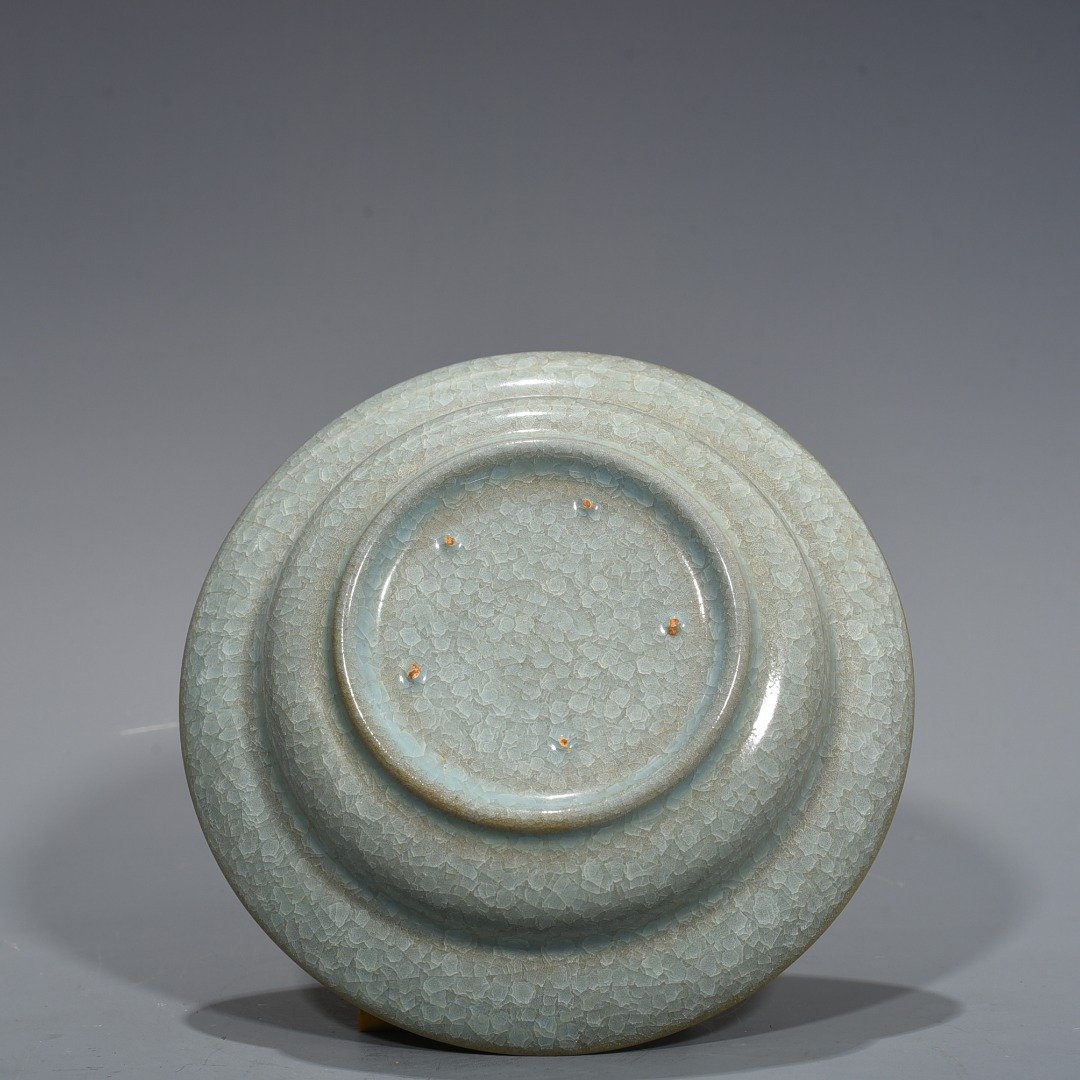 Song Dynasty Ru Kiln crack folded edge wash