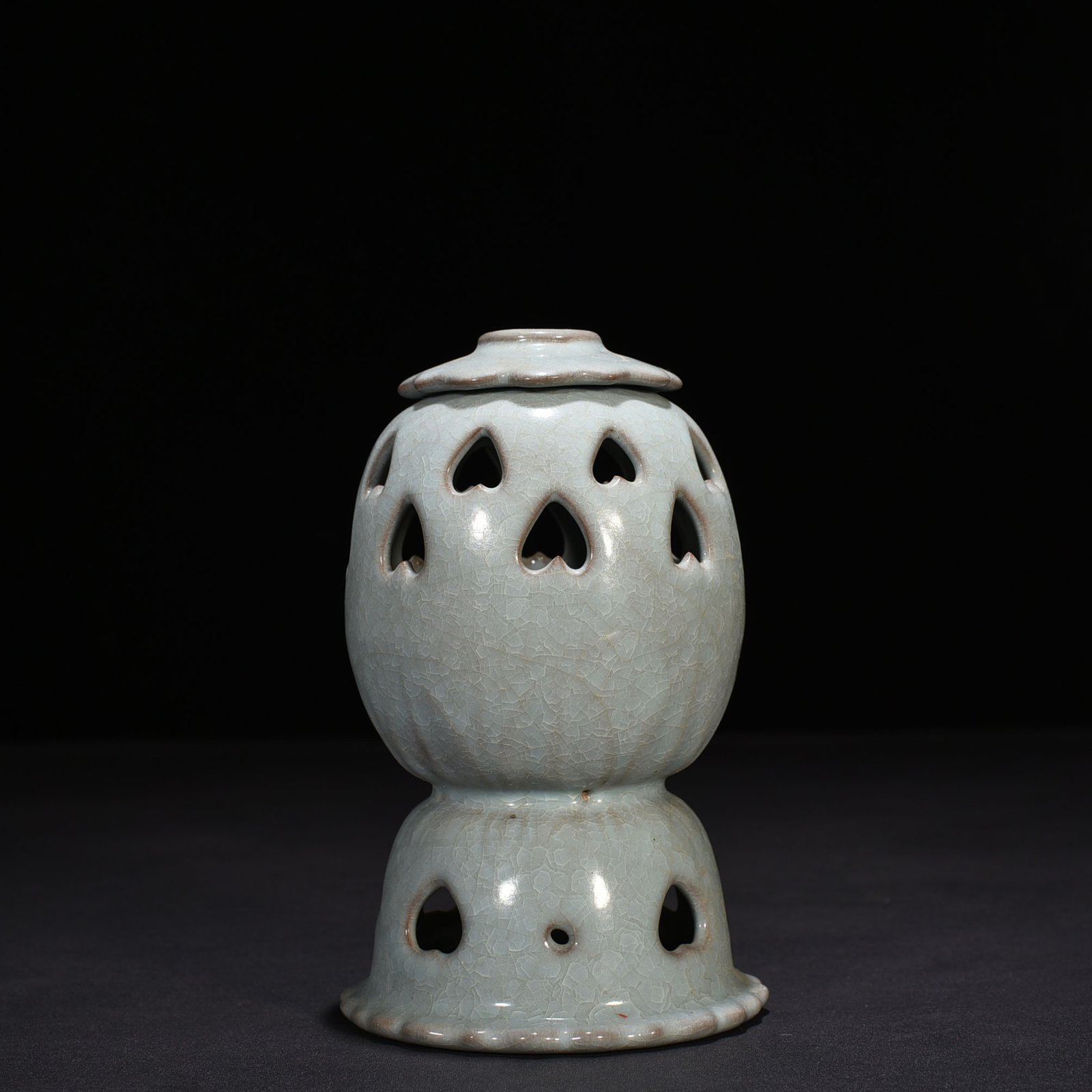 Song Dynasty Ru Kiln crack hollow smoker