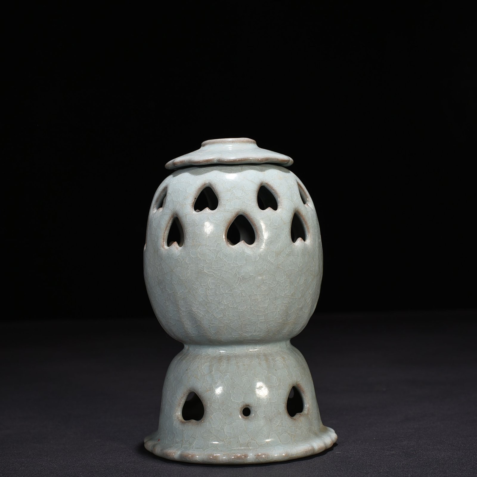 Song Dynasty Ru Kiln crack hollow smoker