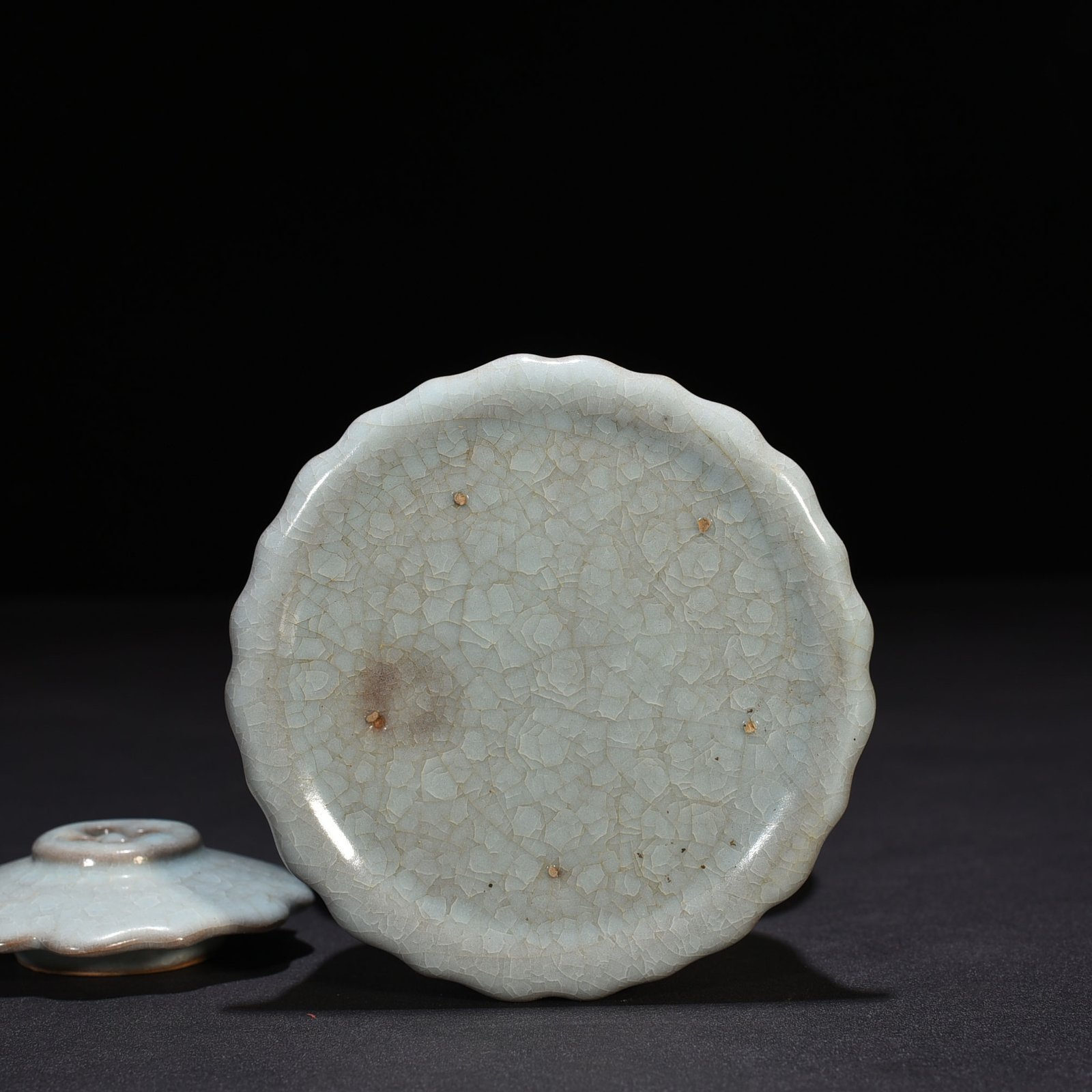 Song Dynasty Ru Kiln crack hollow smoker