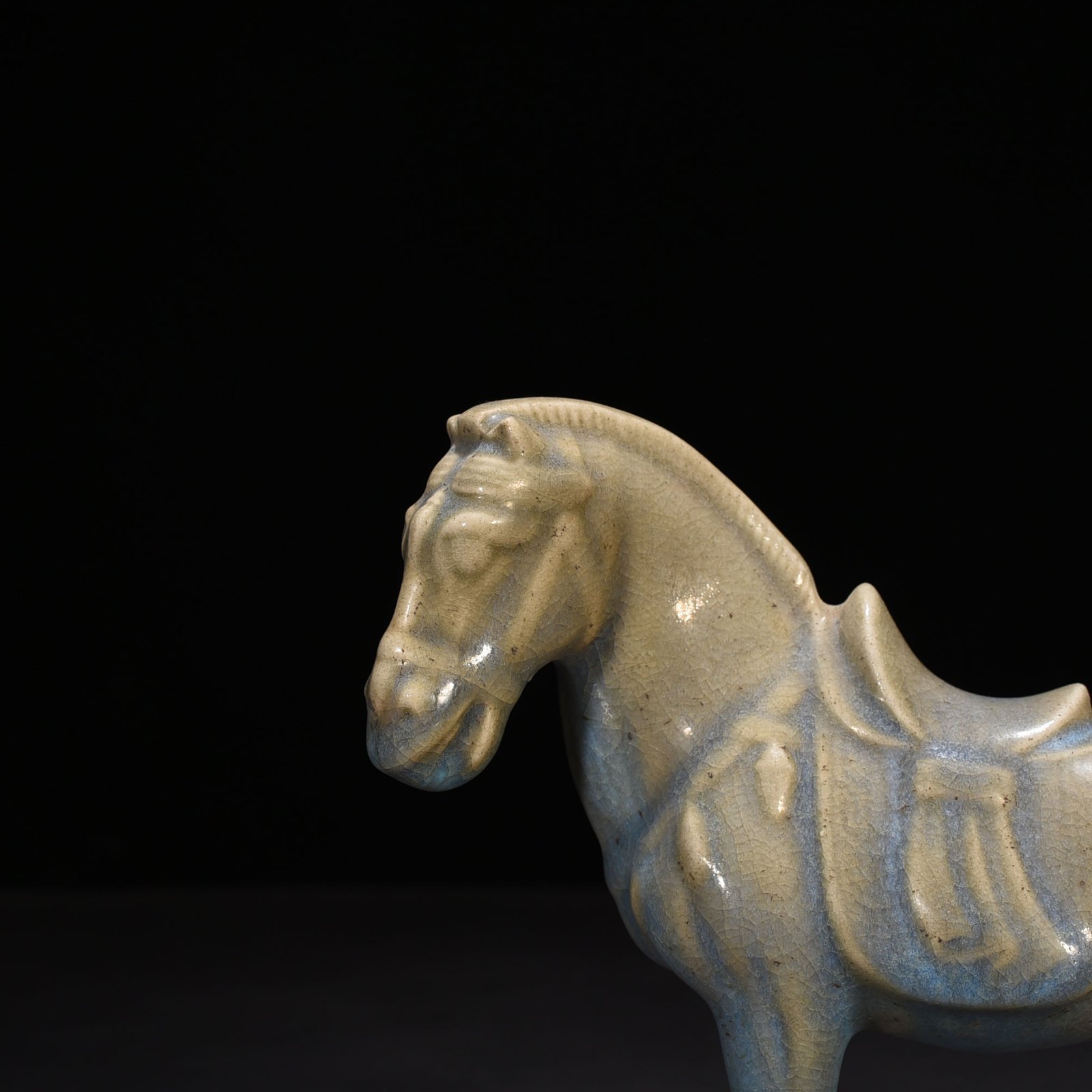 Song Dynasty Ru Kiln sky blue glaze war horse