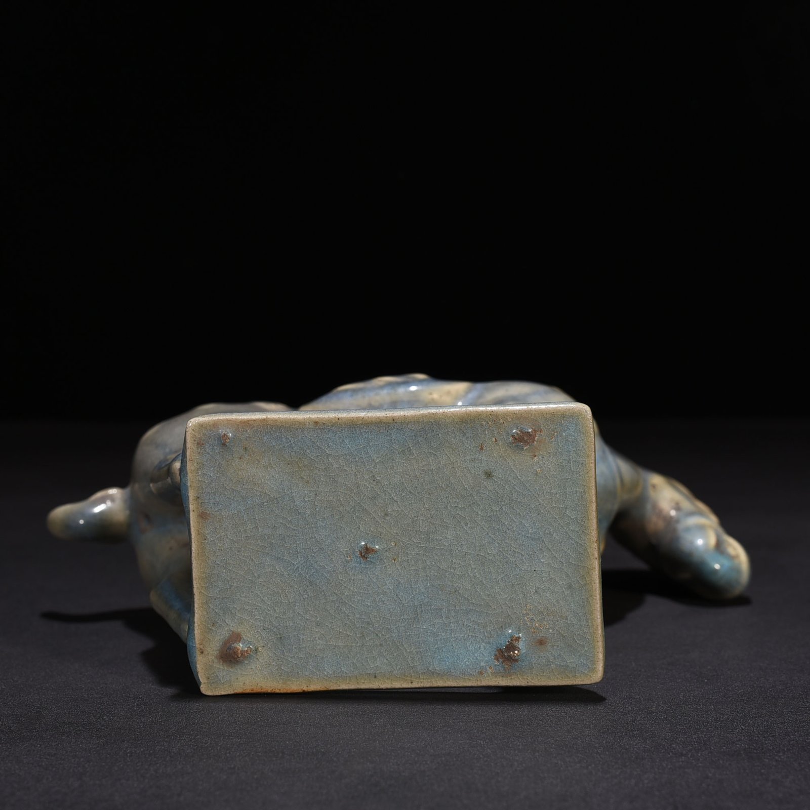 Song Dynasty Ru Kiln sky blue glaze war horse