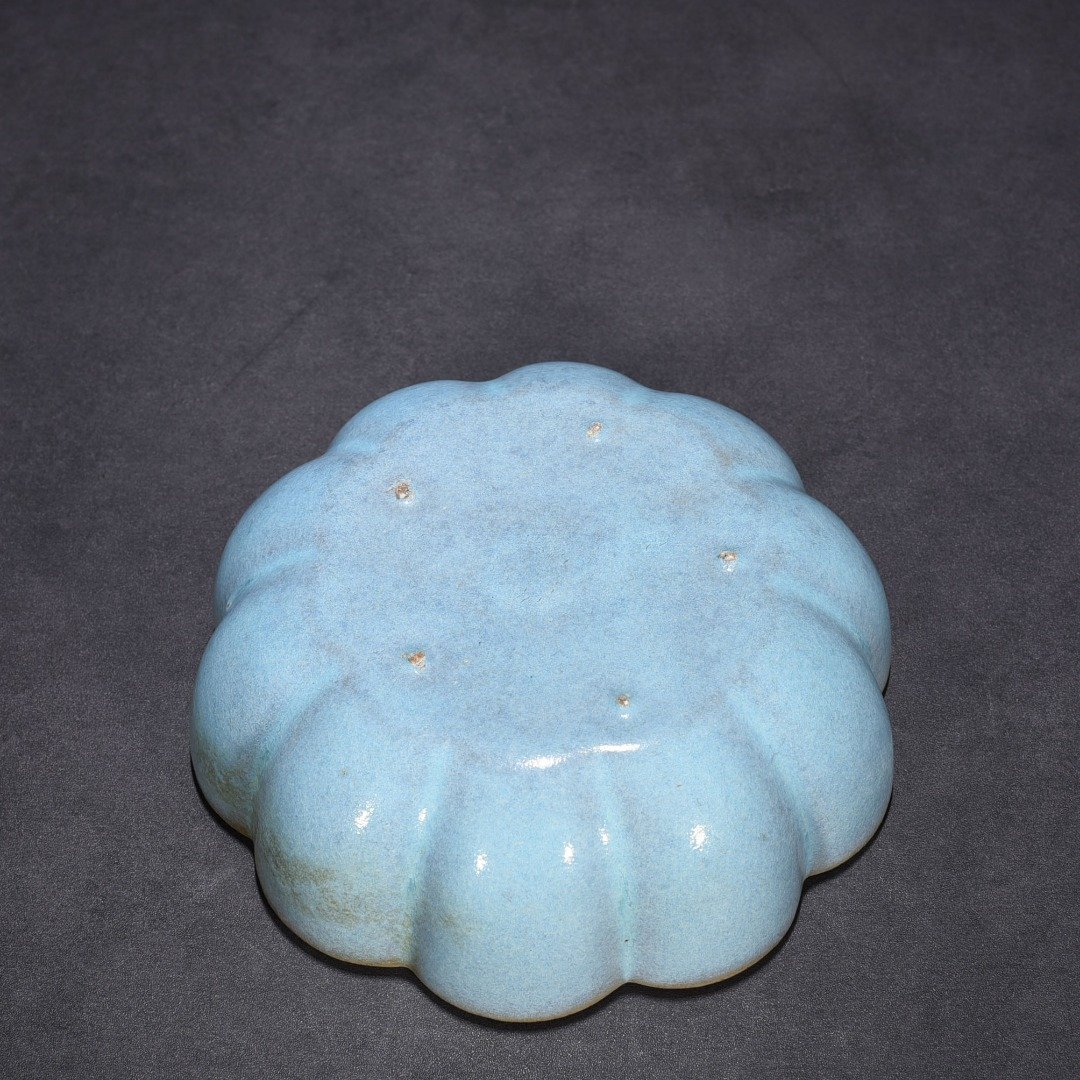 Song Dynasty Ru Kiln Sky Blue Glazed Lotus Bowl