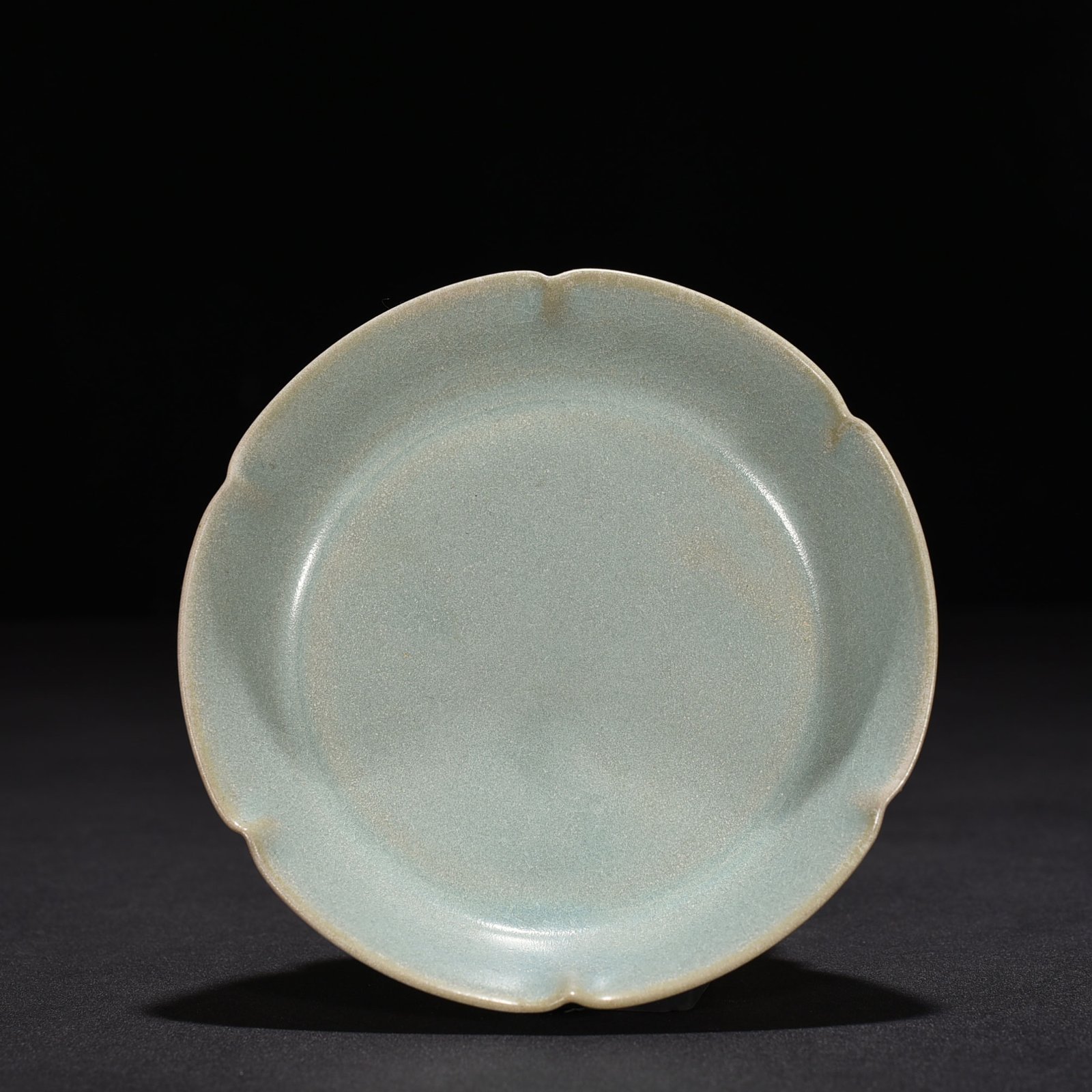 Song Dynasty Ru Kiln azure sunflower wash