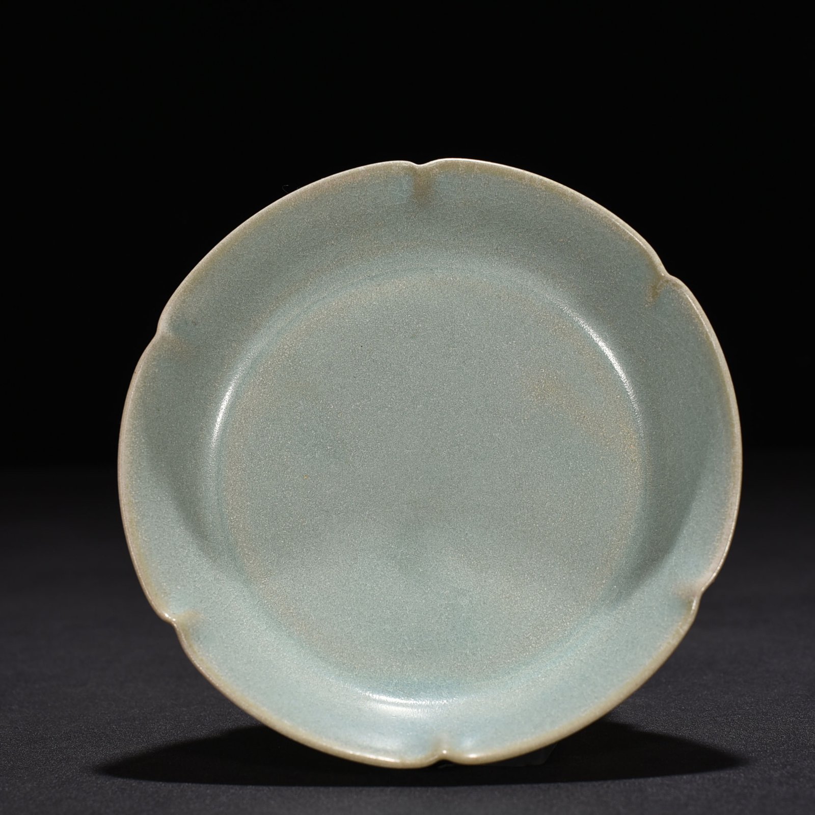 Song Dynasty Ru Kiln azure sunflower wash